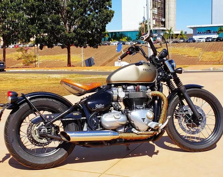 Triumph Bobber Cinza 1