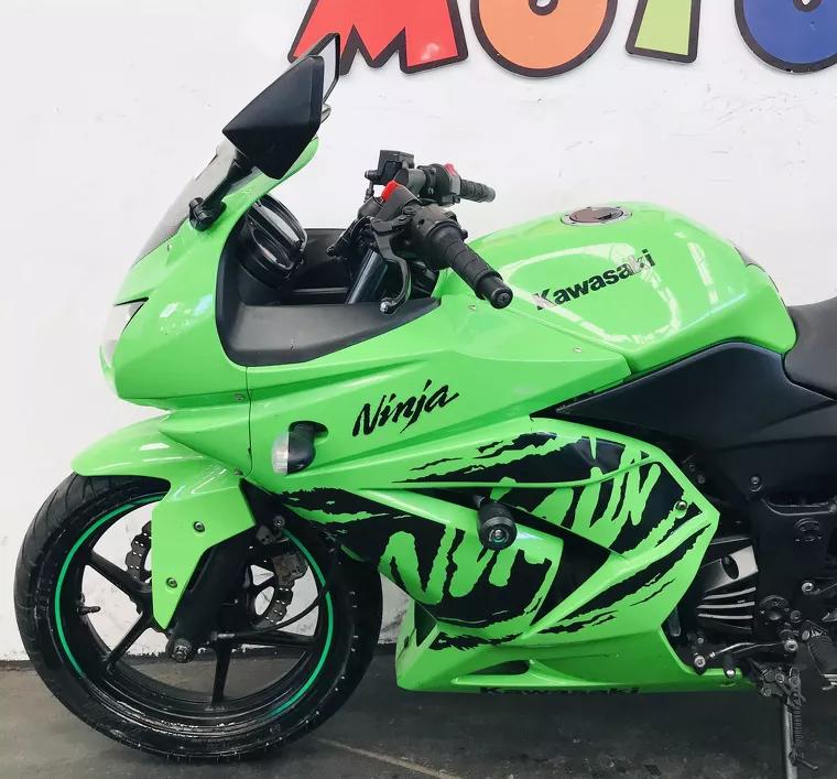 Kawasaki Ninja Verde 4