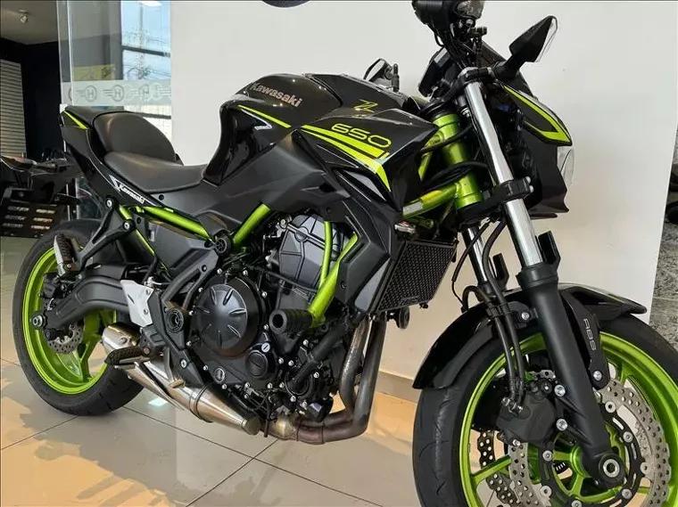 Kawasaki Z 650 Verde 3