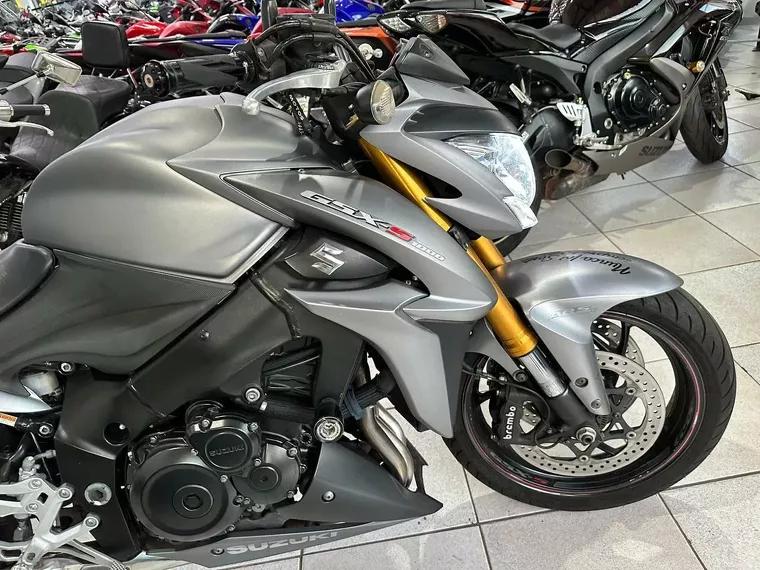 Suzuki GSX-S Cinza 4