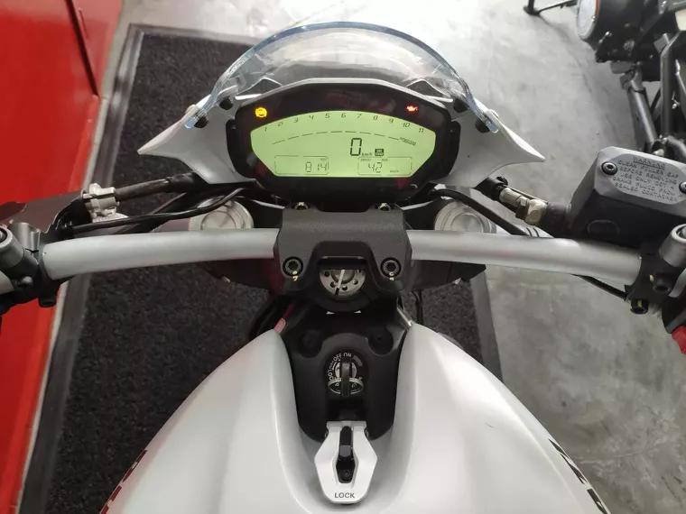 Ducati Monster Branco 7