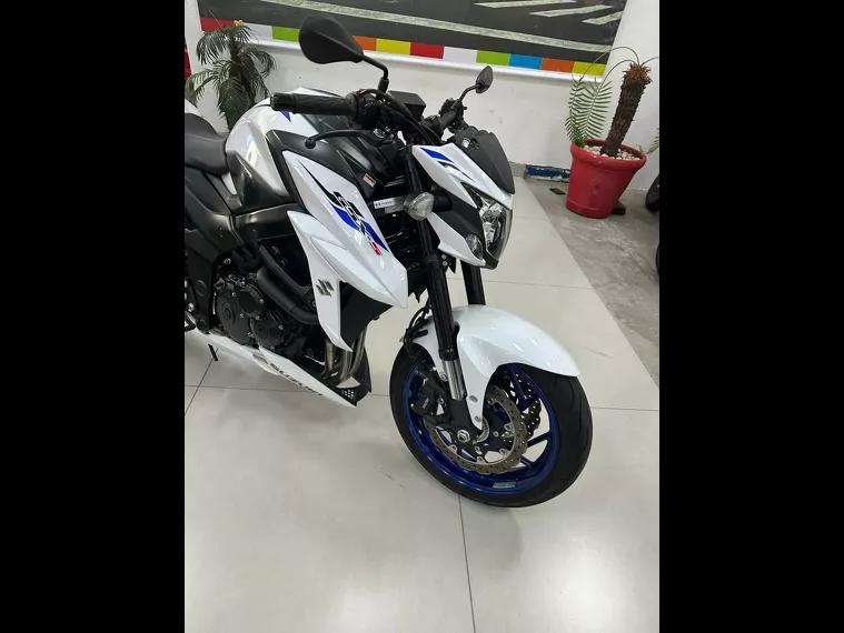 Suzuki GSX-S Branco 21