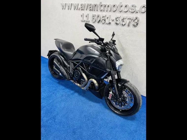 Ducati Diavel Preto 4