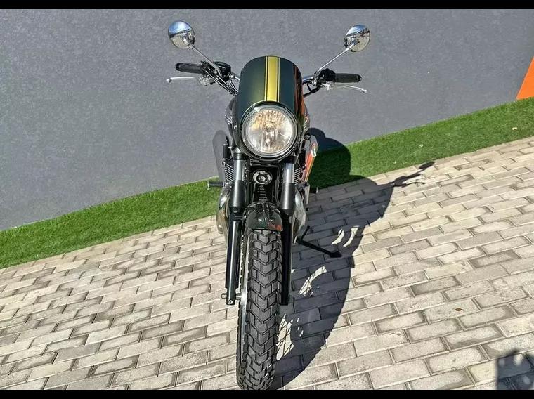 Triumph Thruxton Verde 7