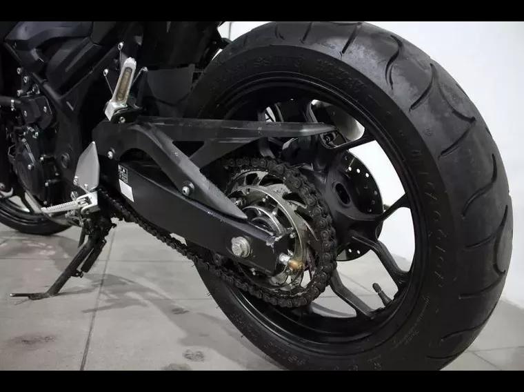 Yamaha MT-03 Preto 13