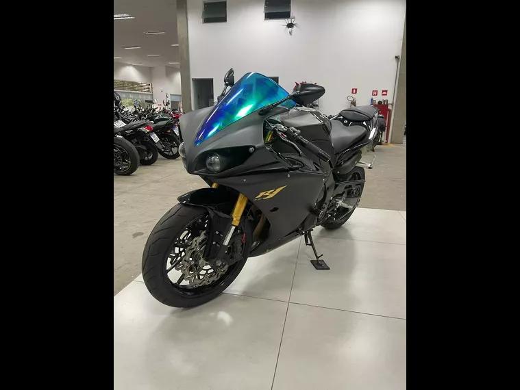 Yamaha YZF R1 Preto 12