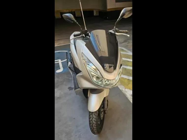 Honda PCX Prata 3