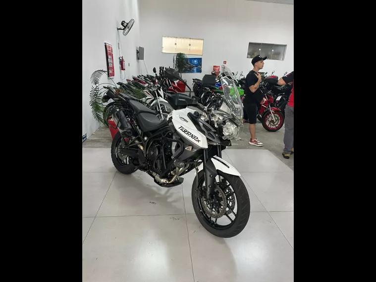 Triumph Tiger 800 Branco 2