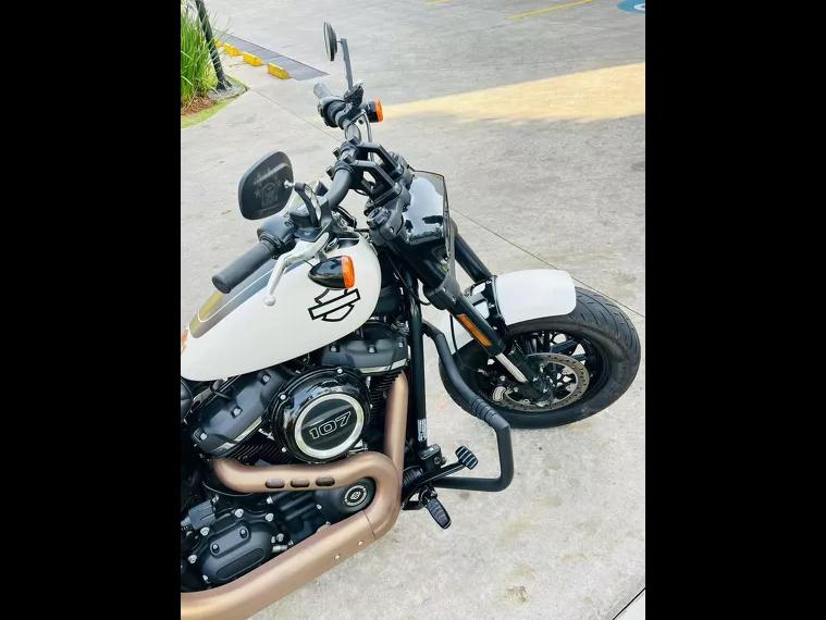 Harley-Davidson Fat Bob Branco 14