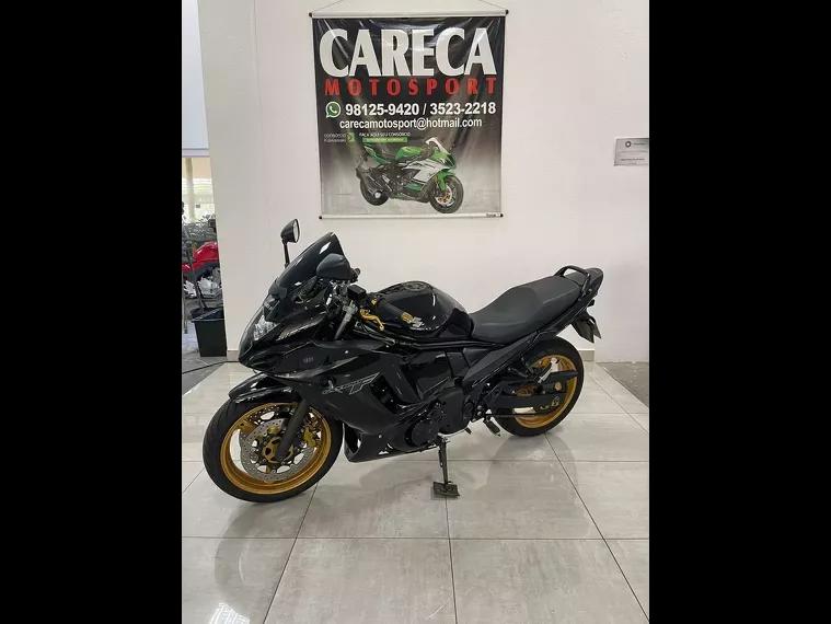 Suzuki GSX Preto 4