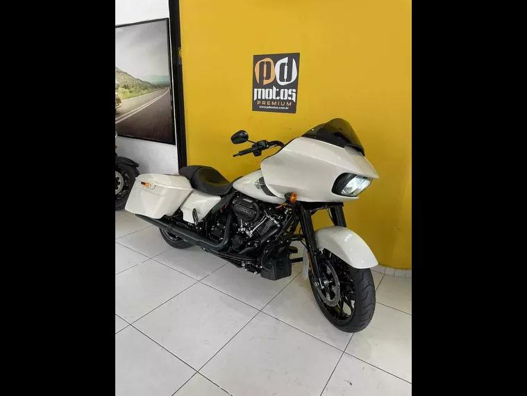 Harley-Davidson Road Glide Branco 2