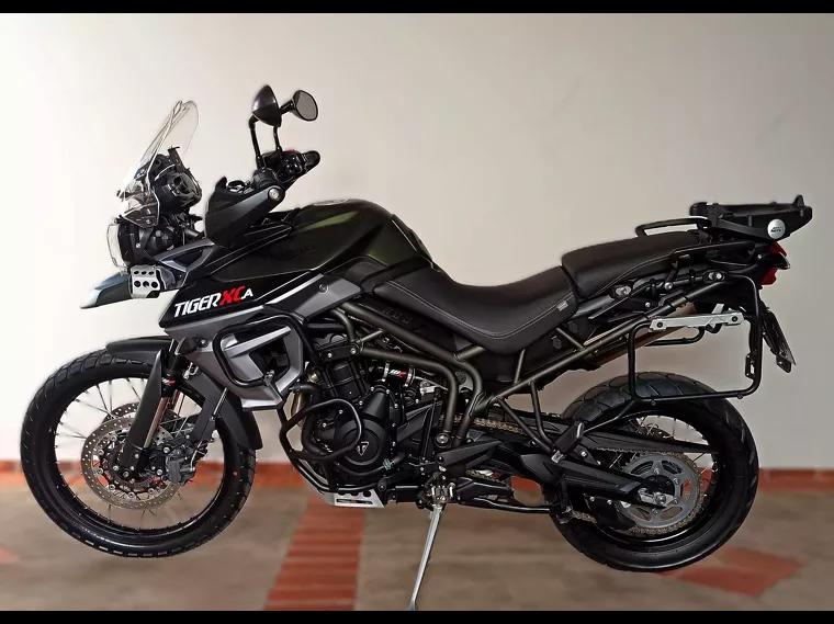 Triumph Tiger 800 Verde 4