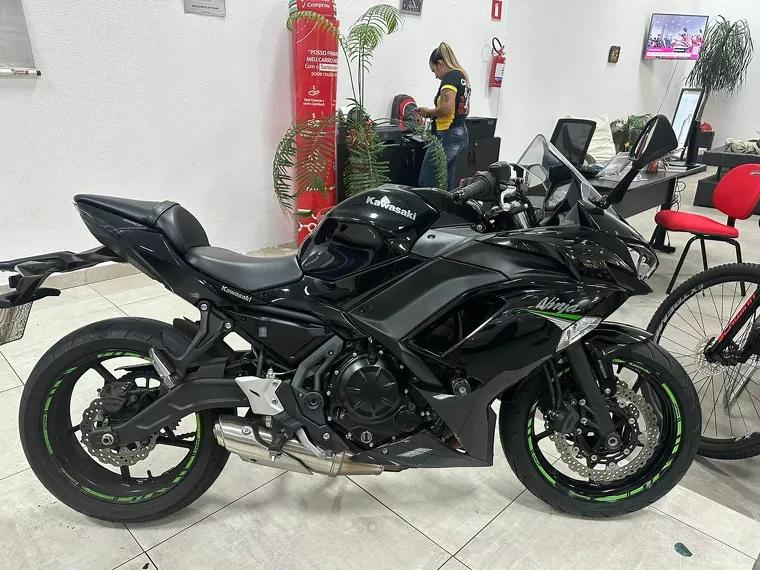 Kawasaki Ninja Preto 4