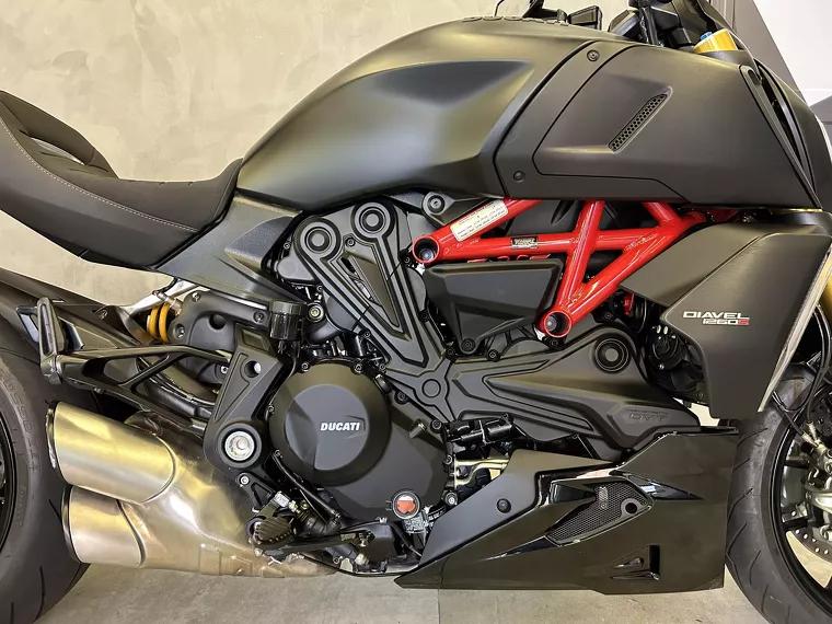 Ducati Diavel Preto 15