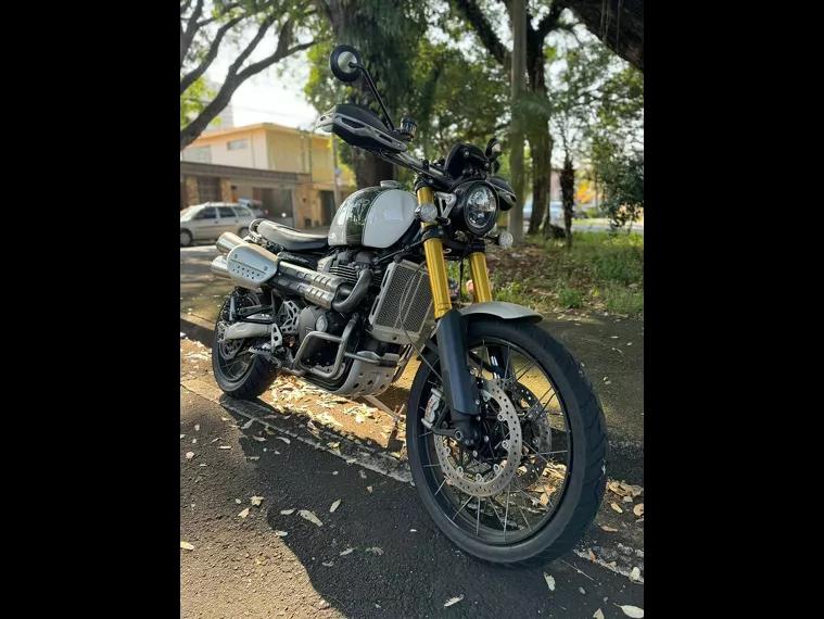 Triumph Scrambler Branco 1