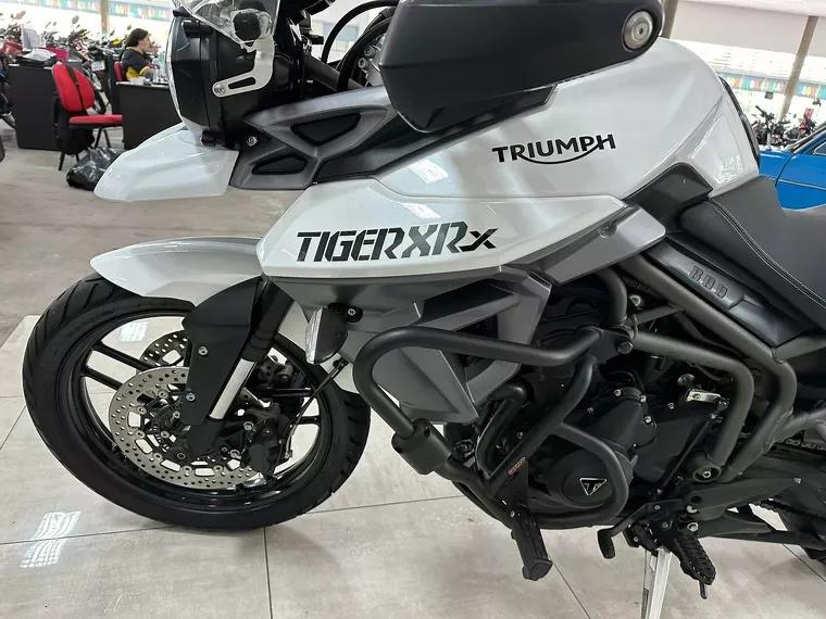 Triumph Tiger 800 Branco 26