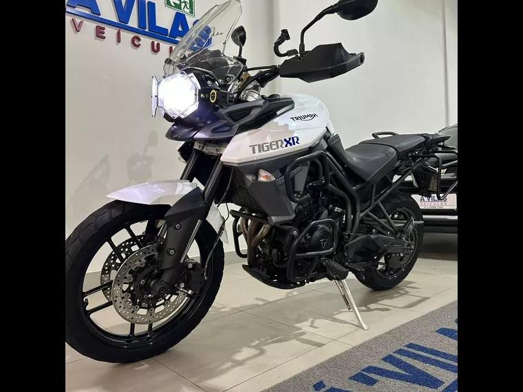 Triumph Tiger 800 Branco 23