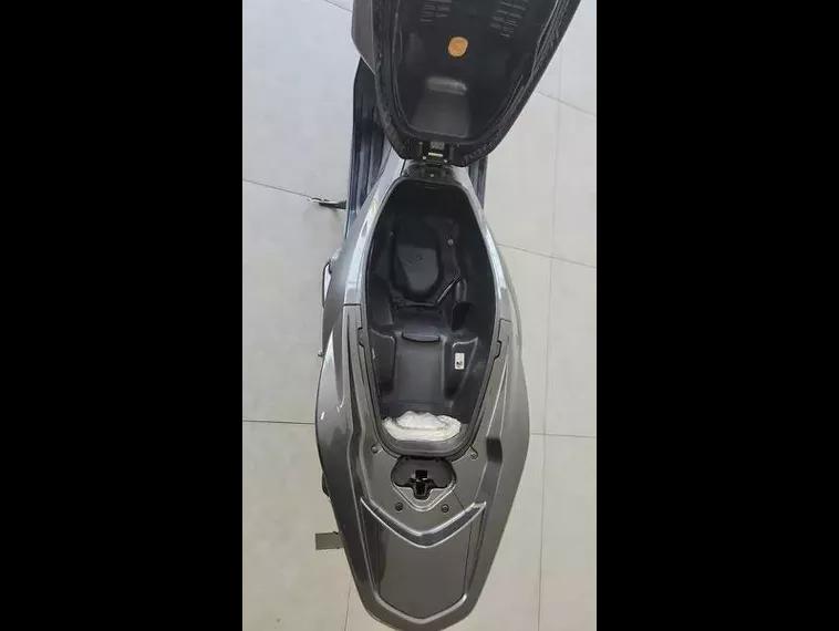 Honda PCX Cinza 4