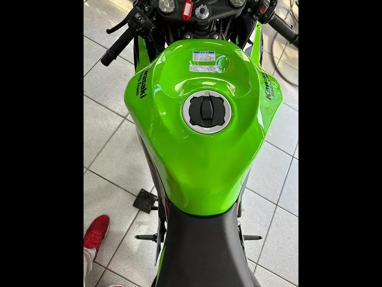 Kawasaki Ninja Verde 21