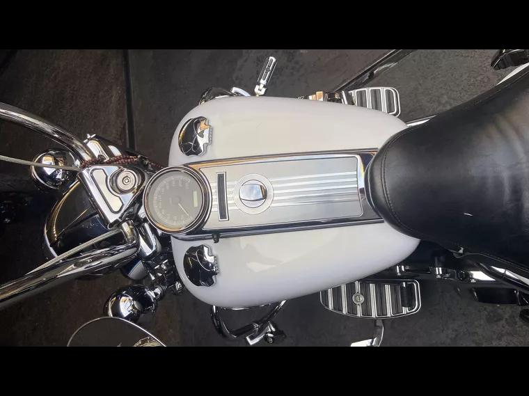 Harley-Davidson Road King Branco 2