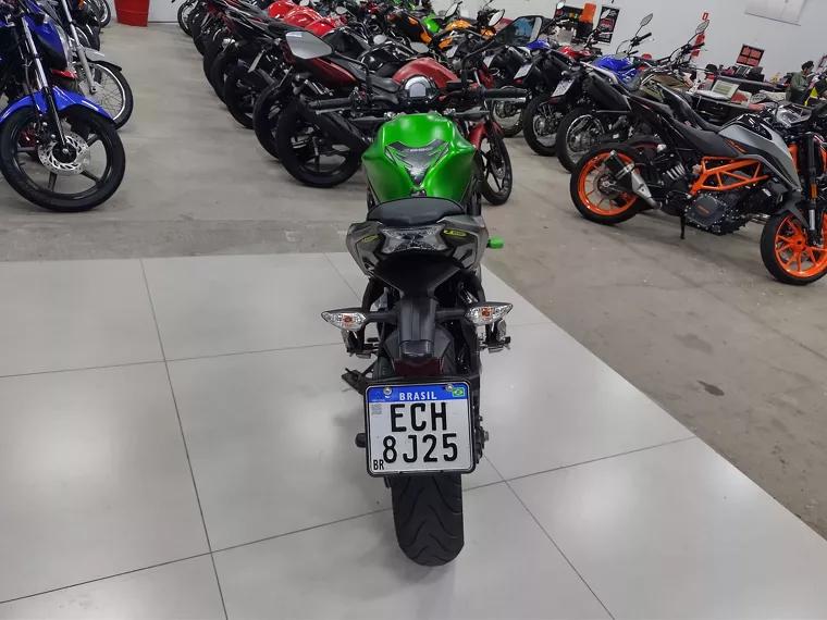 Kawasaki Z 650 Verde 12