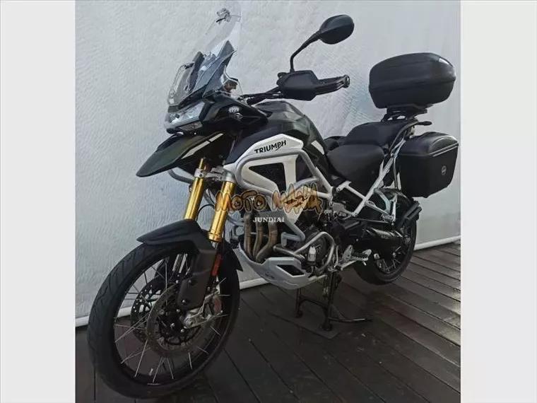 Triumph Tiger 1200 Verde 10