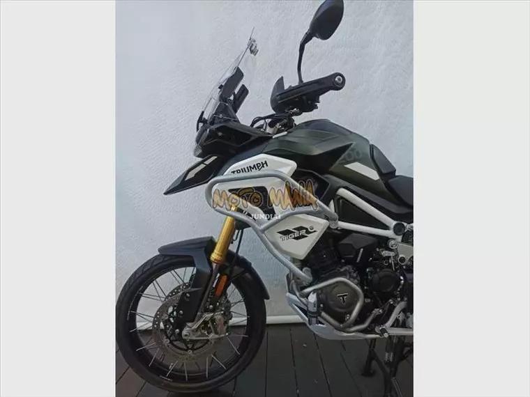 Triumph Tiger 1200 Verde 8