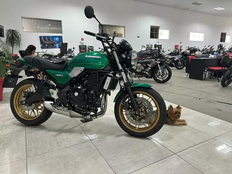 Kawasaki Z 650 Verde 7