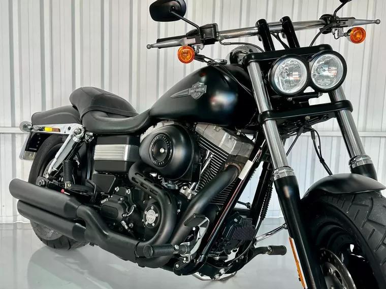 Harley-Davidson Fat Bob Preto 2