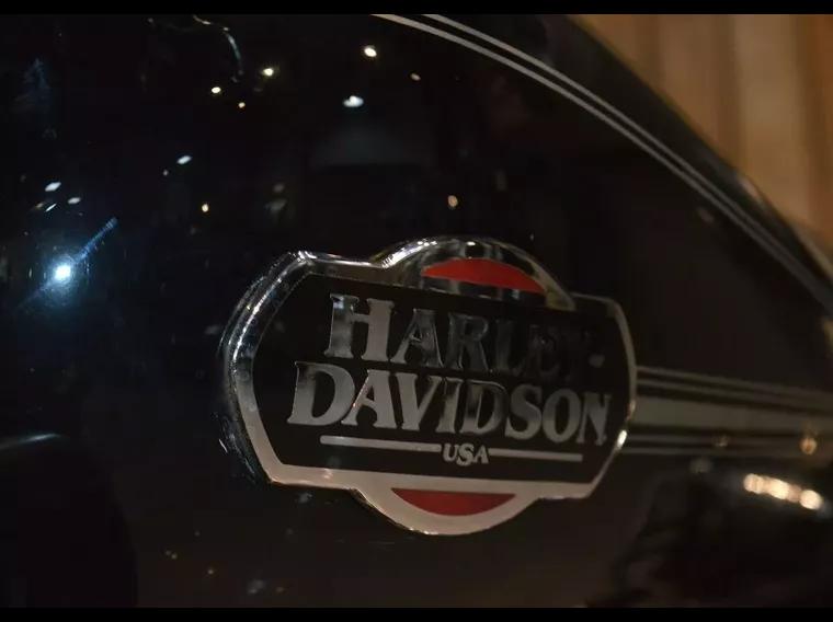 Harley-Davidson Electra Glide Preto 6