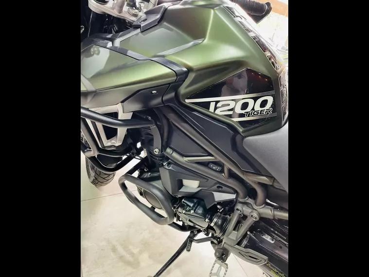 Triumph Tiger 1200 Verde 12