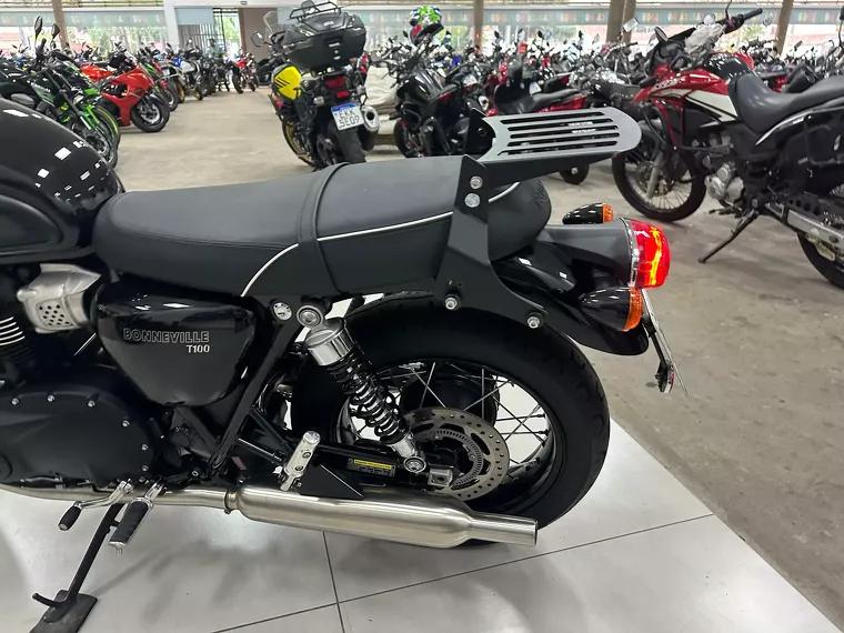 Triumph Bonneville Preto 8