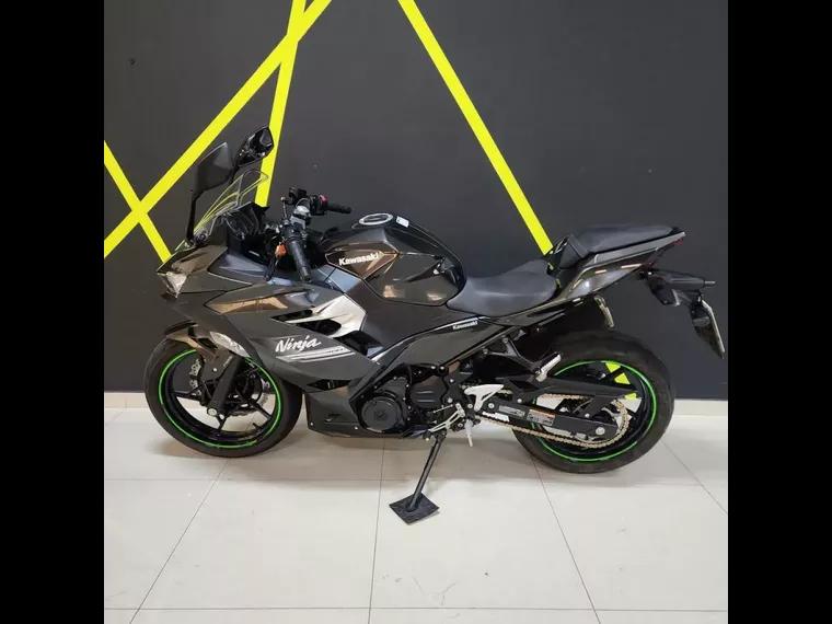 Kawasaki Ninja Cinza 4