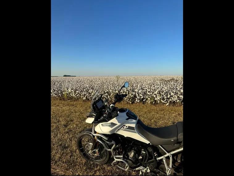 Triumph Tiger 900 Branco 3