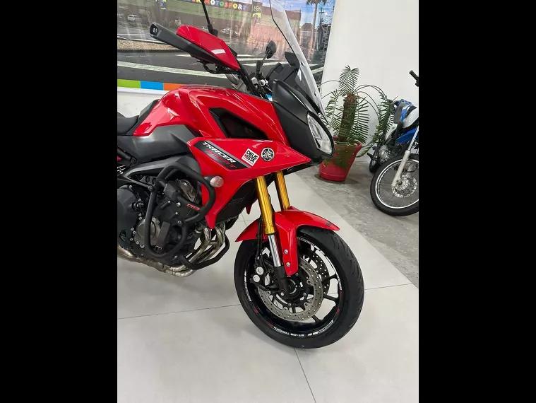 Yamaha MT-09 Vermelho 16