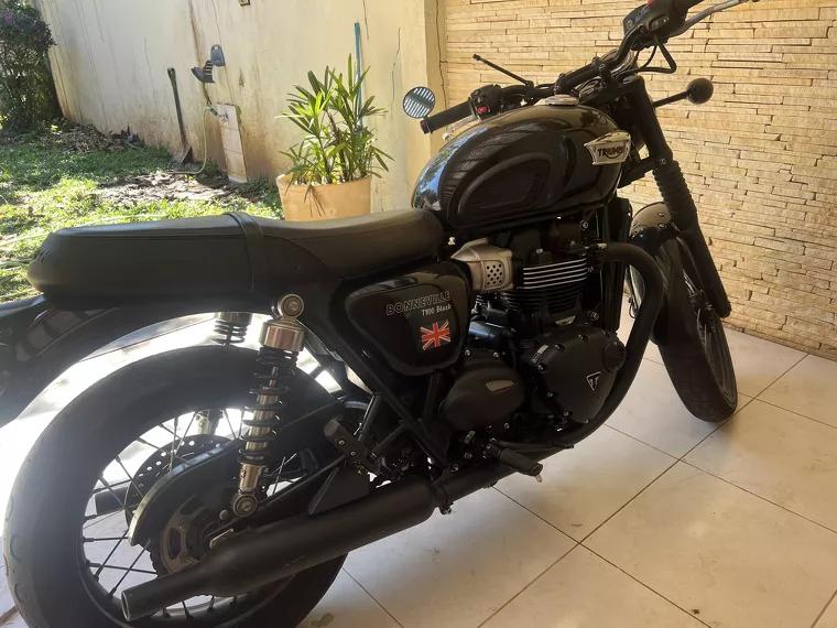 Triumph Bonneville Preto 4