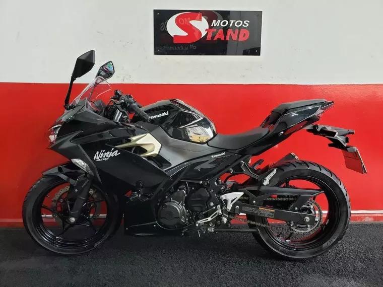 Kawasaki Ninja Preto 4