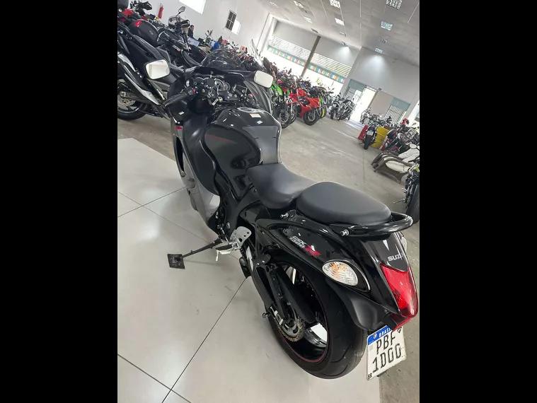 Suzuki GSX Preto 12