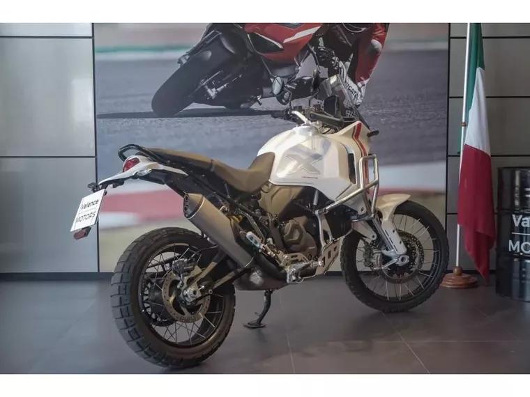 Ducati Desert X Branco 5