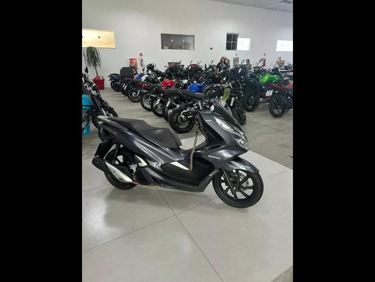 Honda PCX Cinza 8