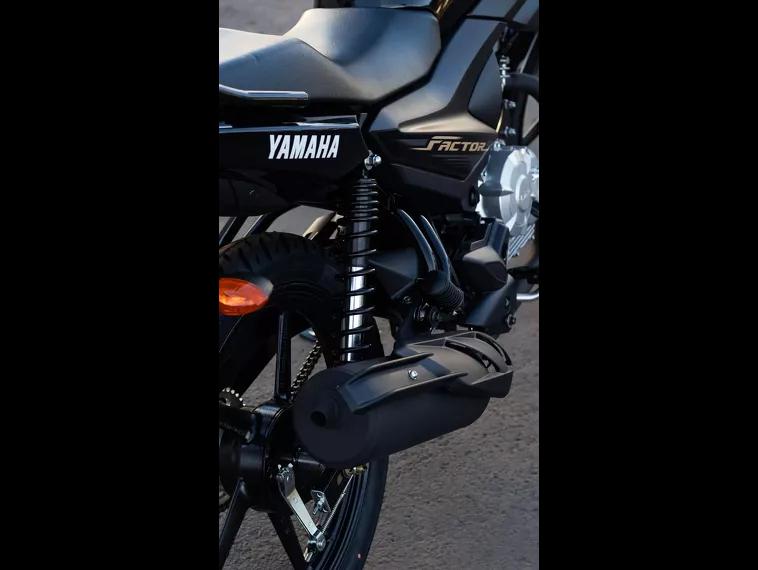 Yamaha YBR 125 Factor Preto 27