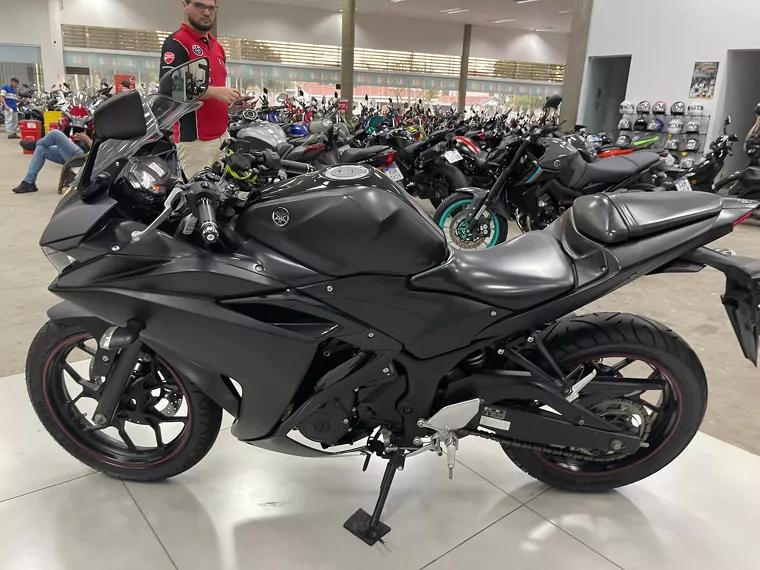 Yamaha YZF R3 Preto 11