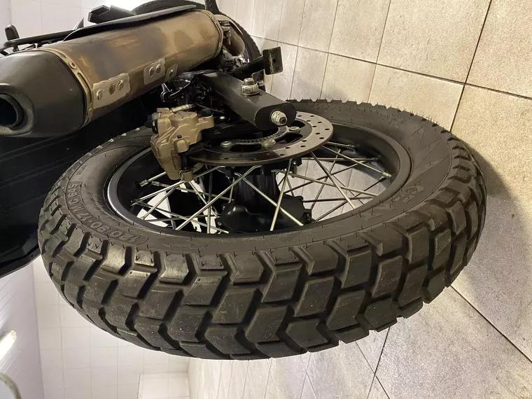 Royal Enfield Himalayan Prata 10