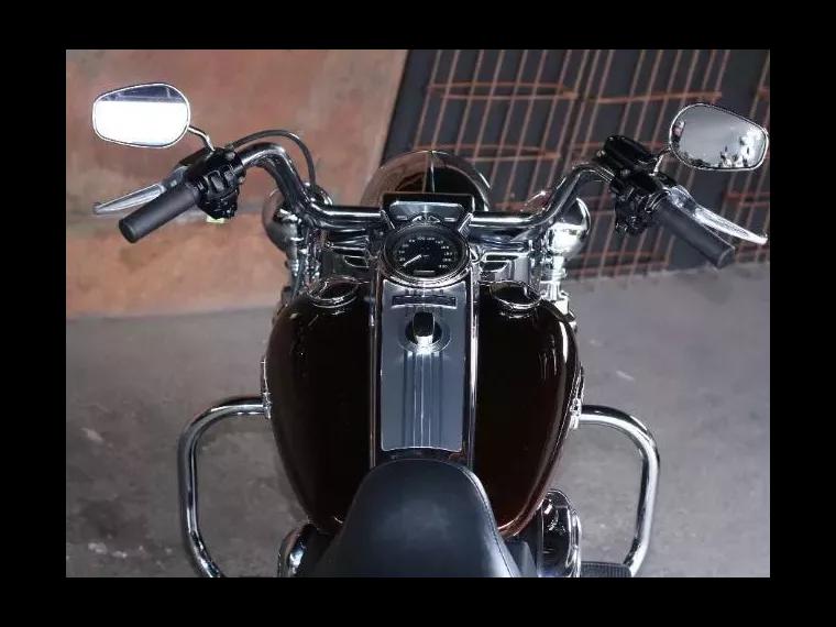 Harley-Davidson Road King Marrom 17