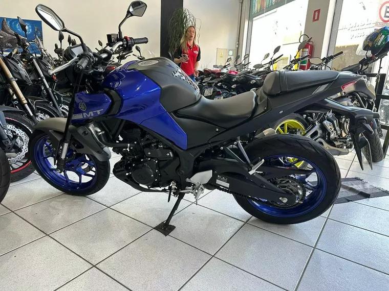 Yamaha MT-03 Azul 17