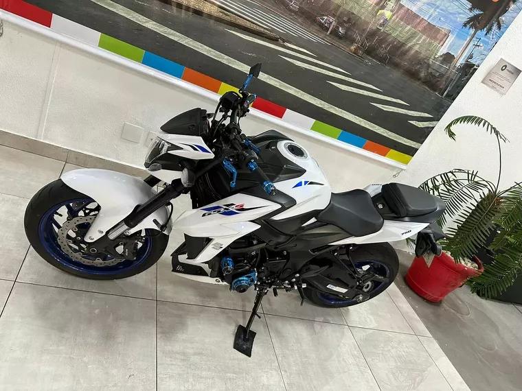 Suzuki GSX-S Branco 5