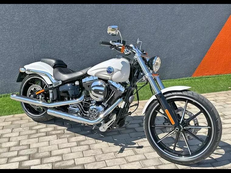 Harley-Davidson Breakout Branco 1