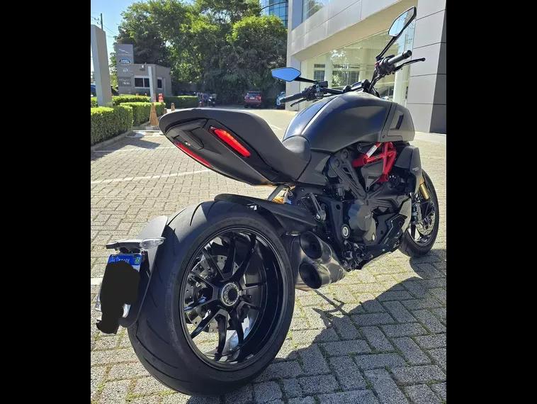 Ducati Diavel Preto 3