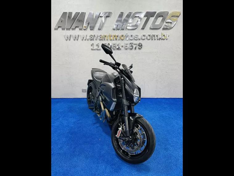 Ducati Diavel Preto 1