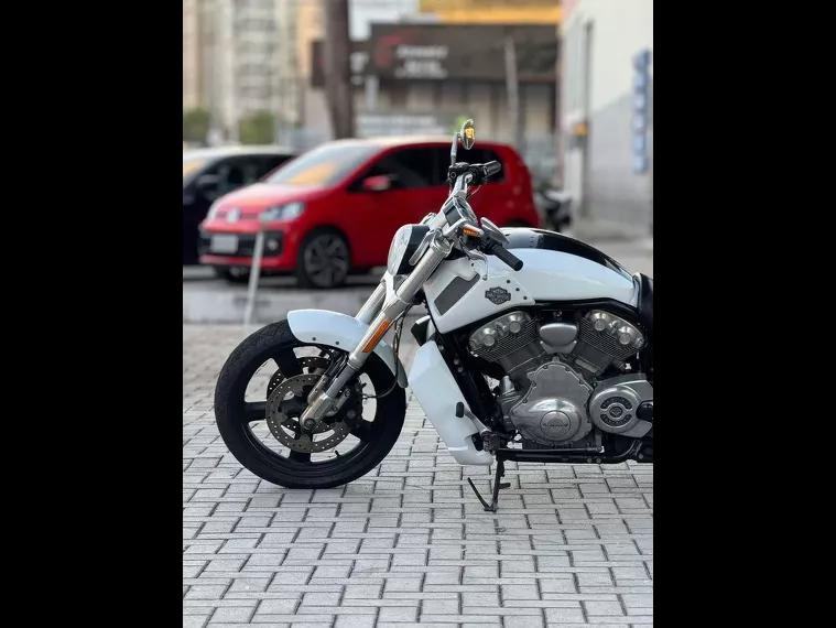 Harley-Davidson V-Rod Branco 10